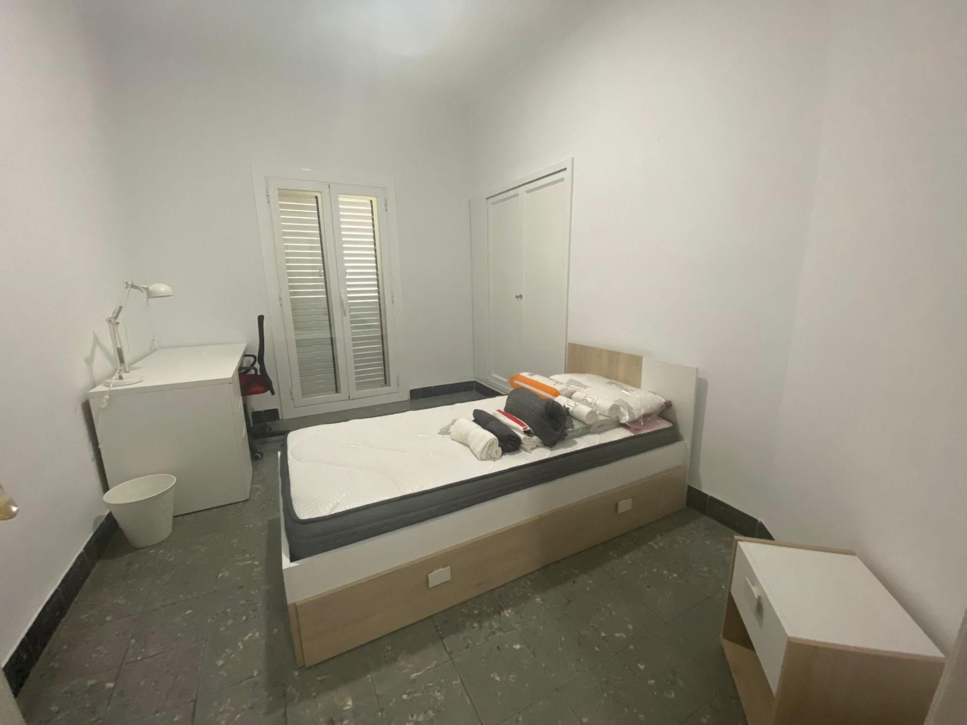 Bedroom of Flat to share in Sabadell  with Balcony