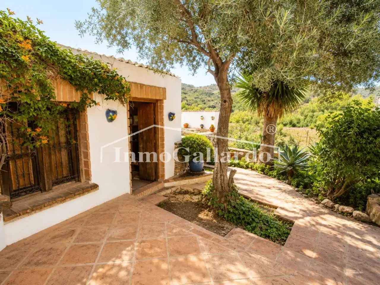 House with garden for sale in Macharaviaya