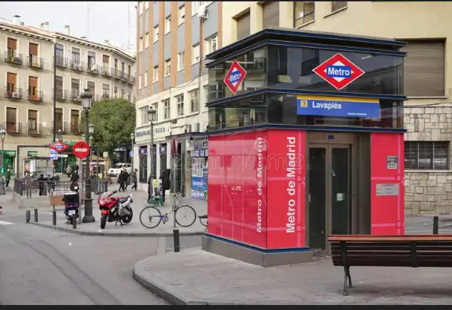 Vista exterior de Local de alquiler en Madrid