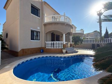 Villa con piscina in vendita a San Miguel de Salinas