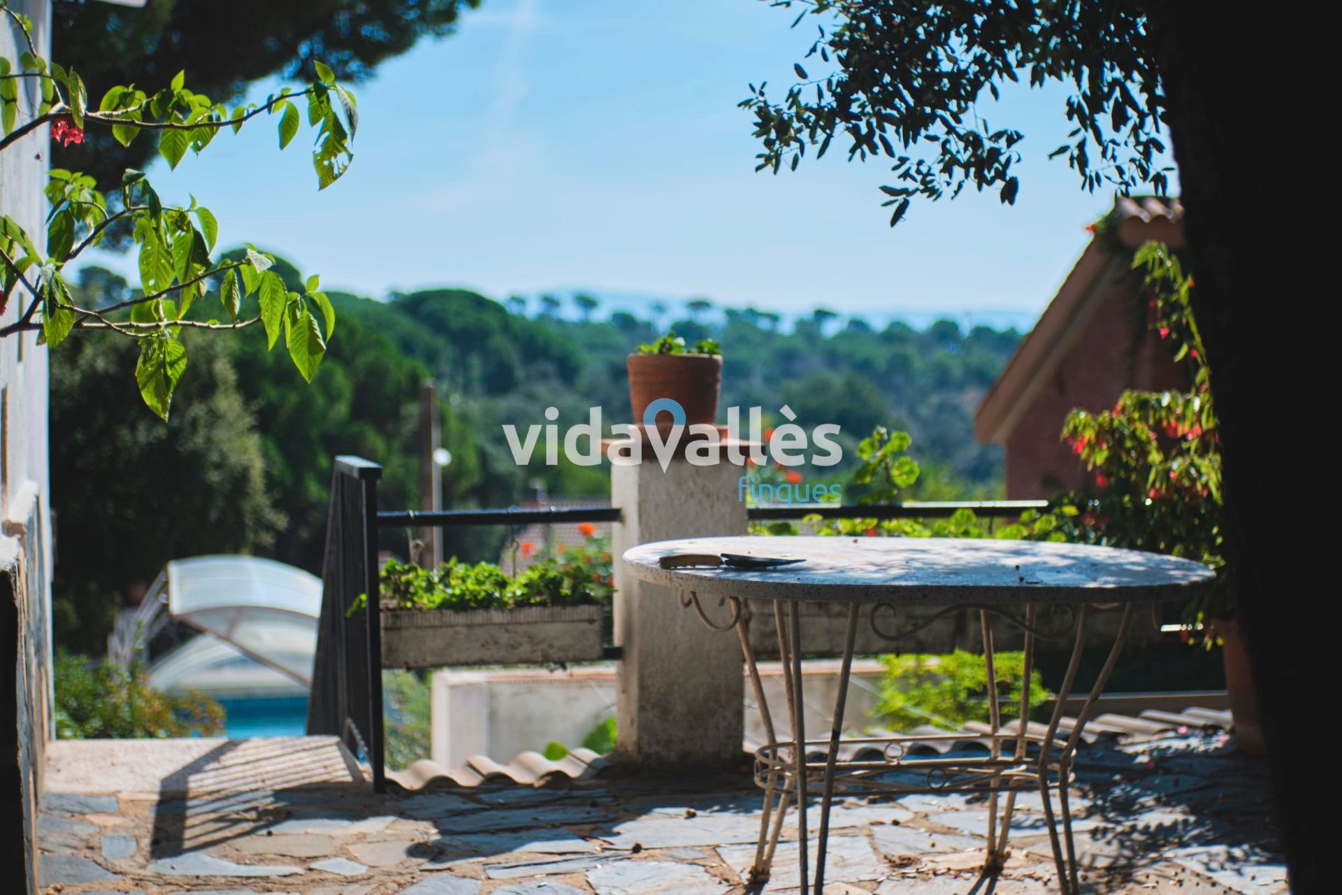 Terrassa de Casa o xalet en venda en Cànoves I Samalús amb Calefacció, Jardí privat i Parquet