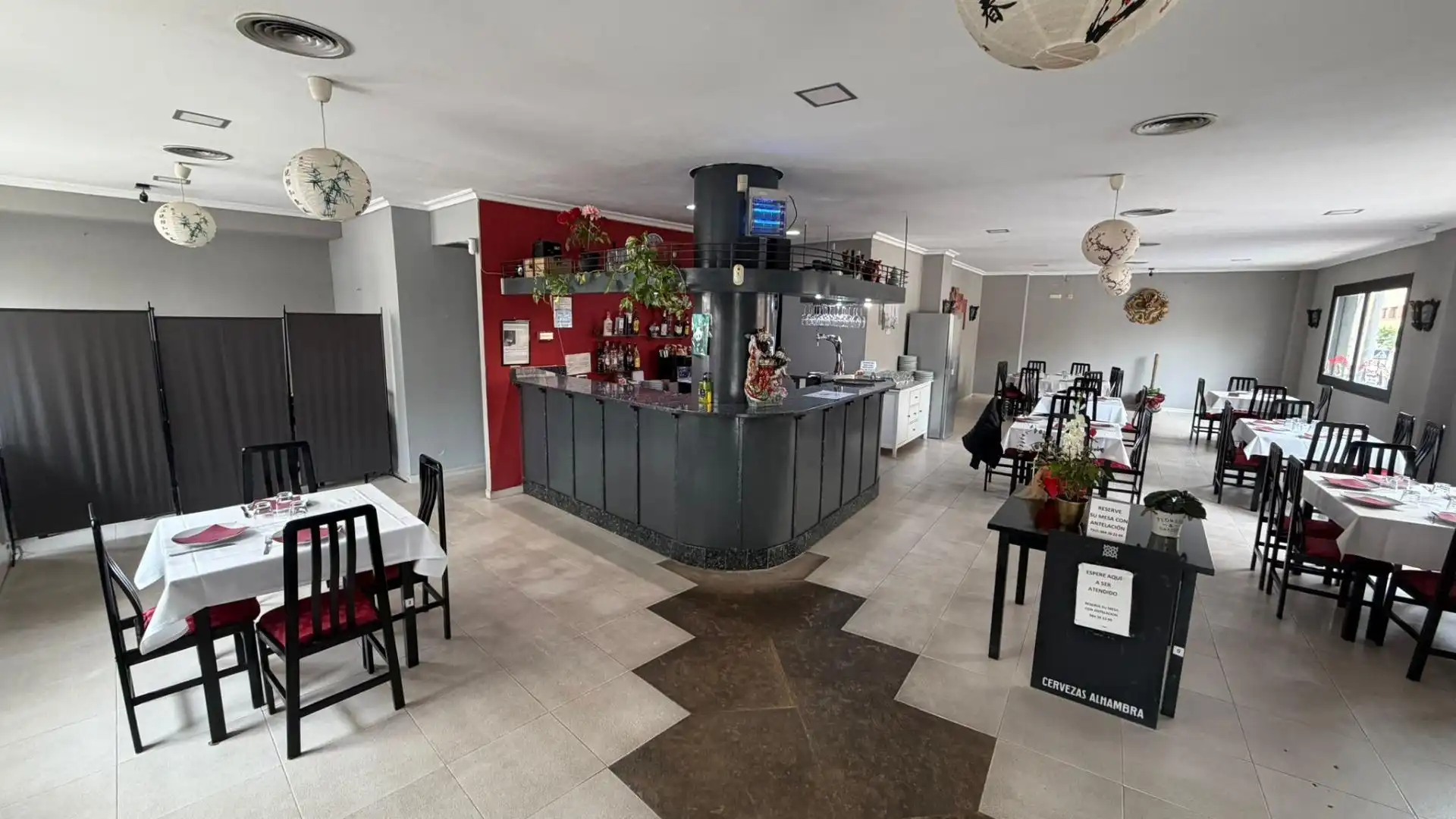 Business premises for transfer in Calle de Maestro Albéniz