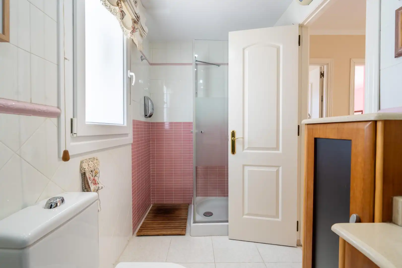 Baño de Casa adosada en venta en Almería con Aire acondicionado, Terraza y Trastero