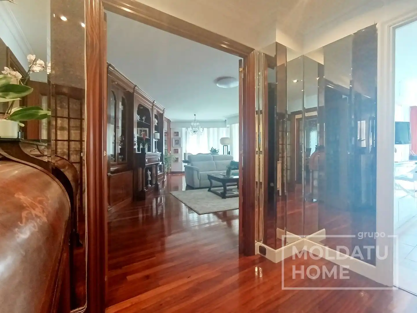 Sala de estar de Piso en venta en Irun  con Calefacción, Terraza y Trastero