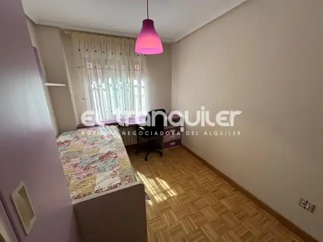 Habitación de Piso de alquiler en Parla con Aire acondicionado, Piscina y Amueblado