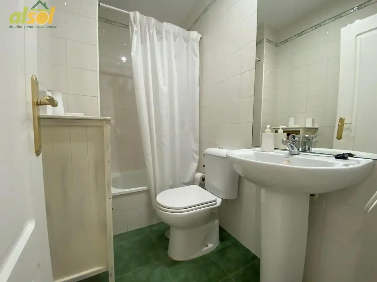 Bathroom of Attic for sale in Rota  with Air Conditioner, Terrace and Storage room