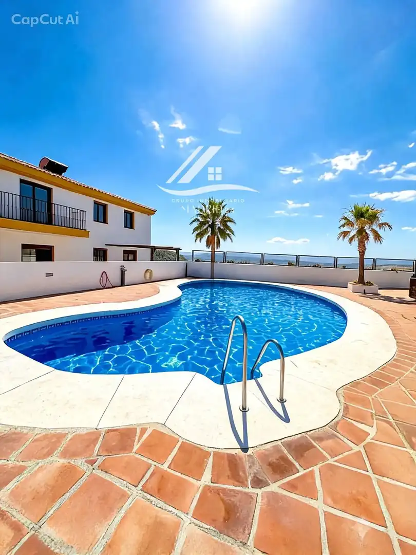 Attique avec piscine à vendre à Purifaleja