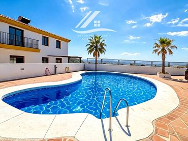 Attico con piscina in vendita a Purifaleja