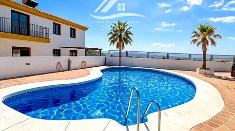 Ático exterior con terraza y vistas en Alcaucín