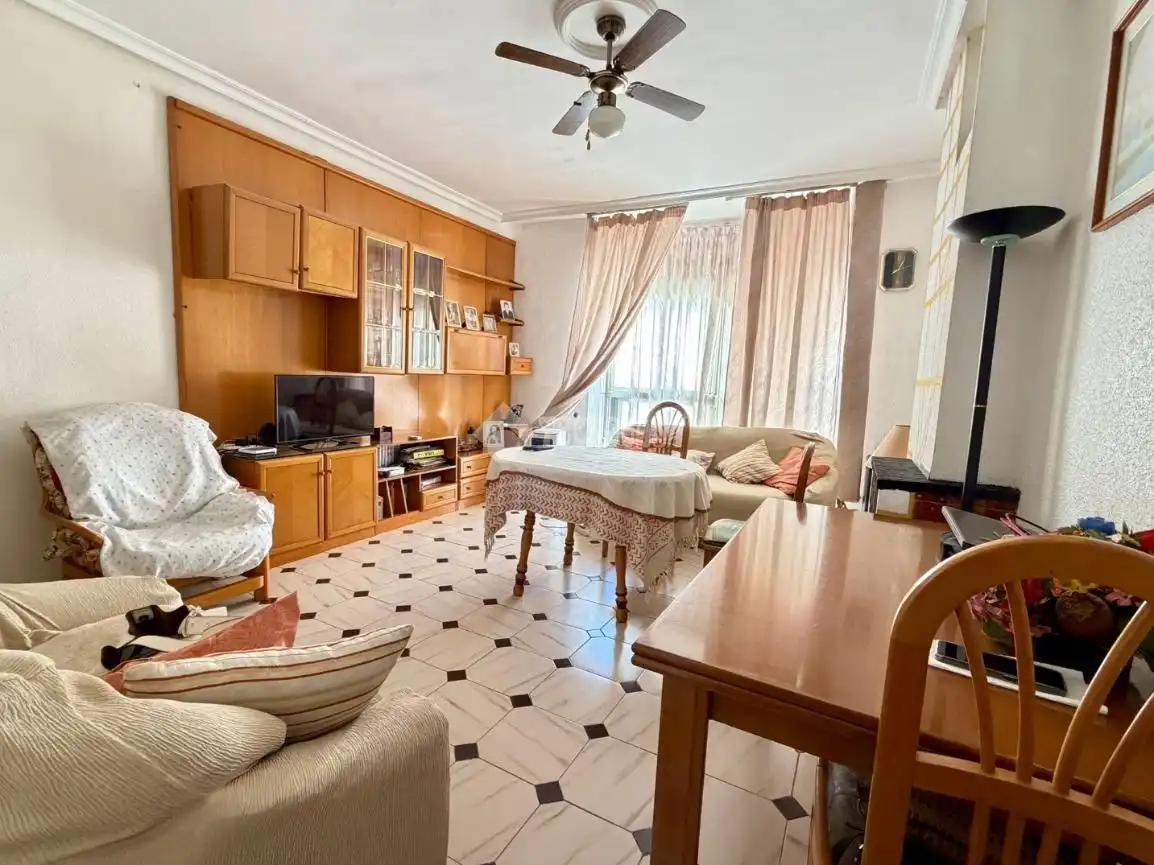 Wohnzimmer von Wohnung zum Verkauf in Úbeda mit Klimaanlage, Heizung und Balkon
