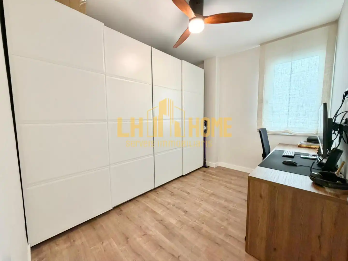 Dormitori de Àtic en venda en L'Hospitalet de Llobregat amb Aire condicionat, Calefacció i Parquet