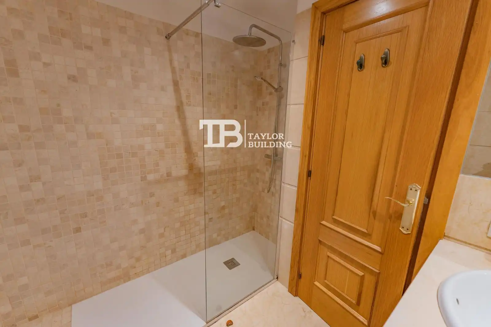 Badezimmer von Wohnung zum Verkauf in  Palma de Mallorca mit Klimaanlage, Heizung und Privatgarten