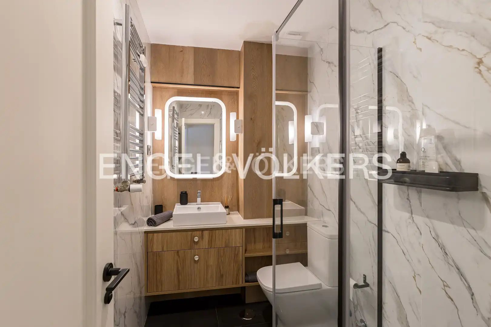 Bathroom of Flat for rent in Madrid  with Air Conditioner, Heating and Storage room