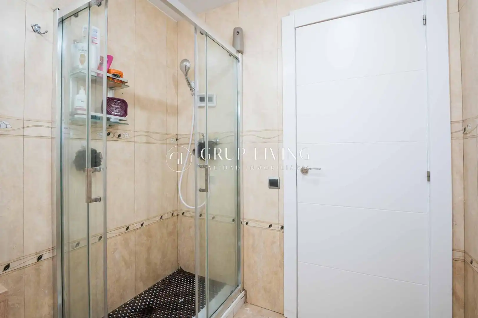 Baño de Piso en venta en Sitges con Calefacción, Jardín privado y Terraza