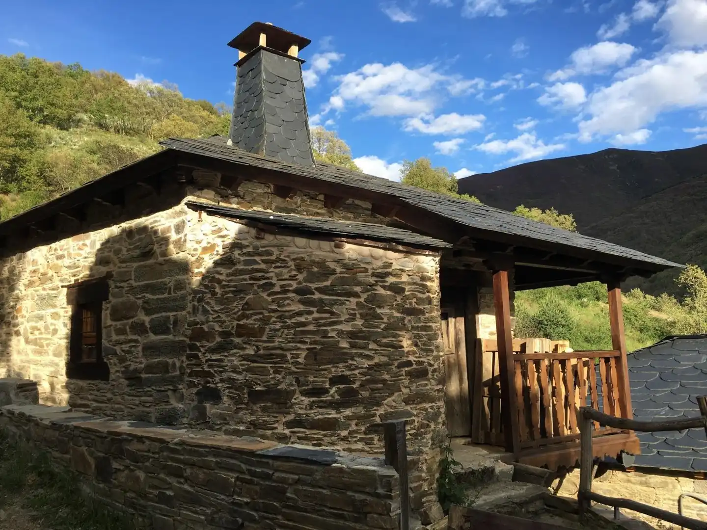 Vista exterior de Casa o chalet en venta en Ponferrada