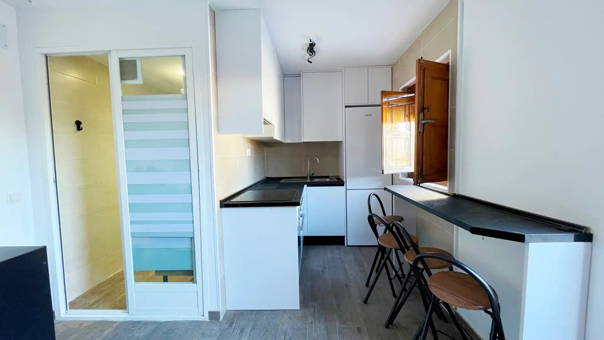 Cuina de Casa o xalet en venda en Santa Cruz del Retamar amb Calefacció, Jardí privat i Terrassa