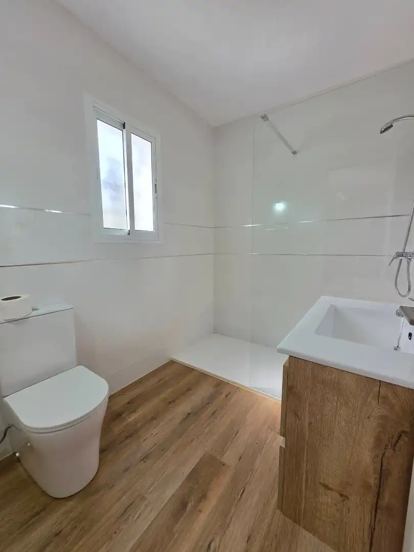 Badezimmer von Country house zum Verkauf in Cártama mit Klimaanlage, Privatgarten und Schwimmbad