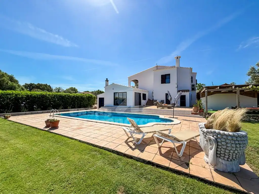 Maison rustique avec piscine à vendre à Alaior poble