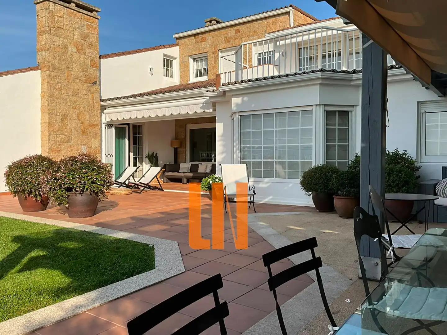 Terrassa de Casa o xalet en venda en O Grove   amb Aire condicionat, Calefacció i Jardí privat
