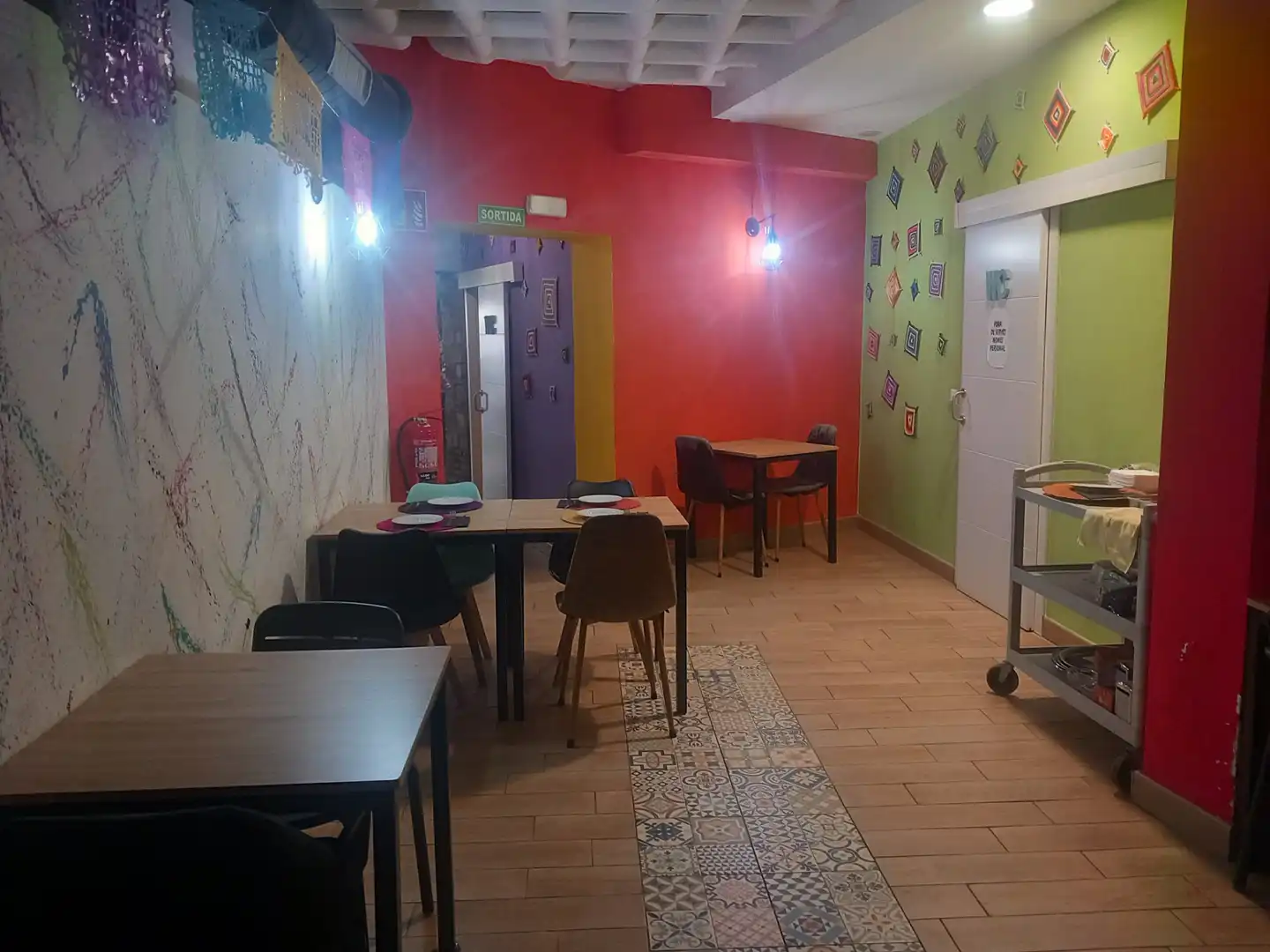 Local en traspas en Reus amb Aire condicionat i Moblat