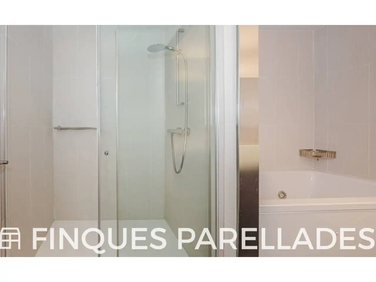 Baño de Piso en venta en Sitges con Aire acondicionado, Calefacción y Jardín privado