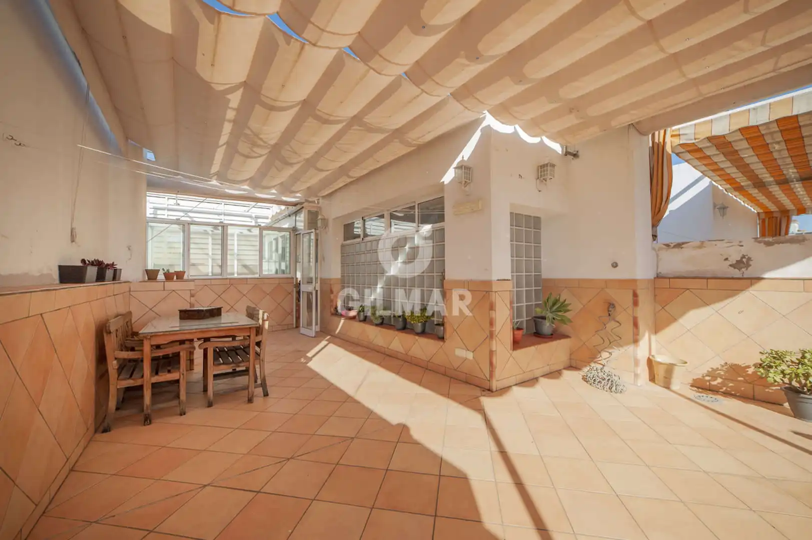 Vista exterior de Casa adosada en venta en Sevilla con Calefacción