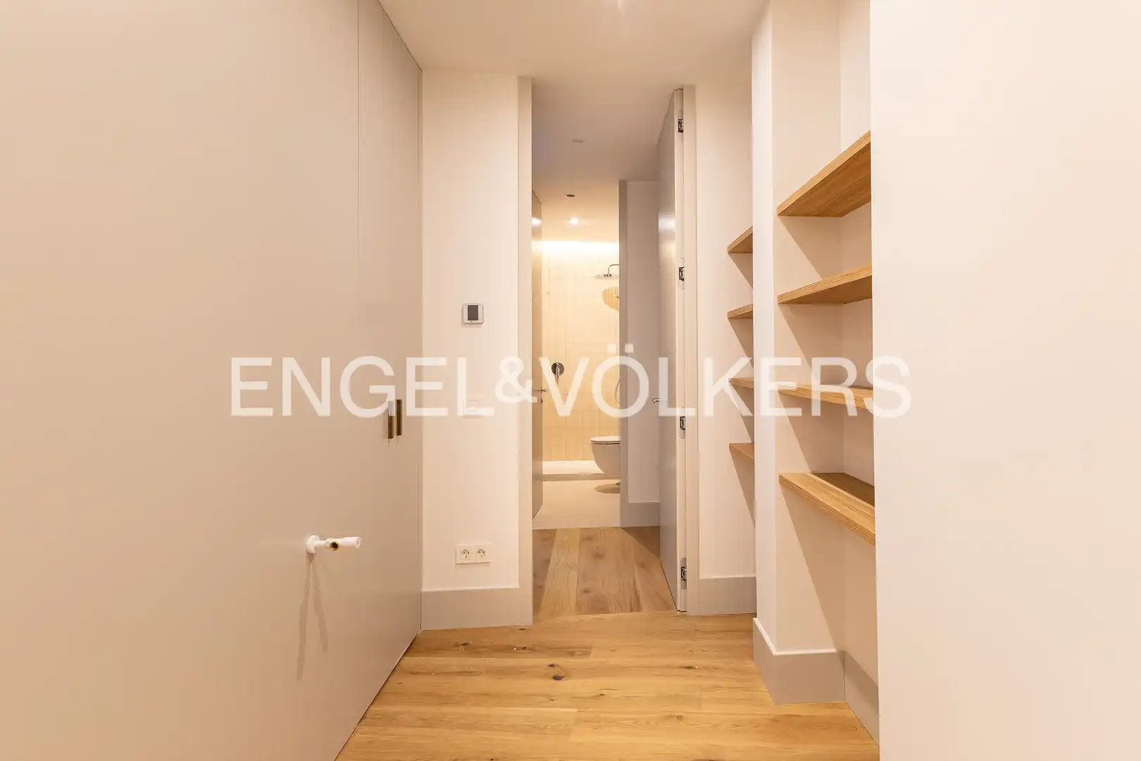 Wohnung zum Verkauf in Madrid mit Klimaanlage, Heizung und Balkon