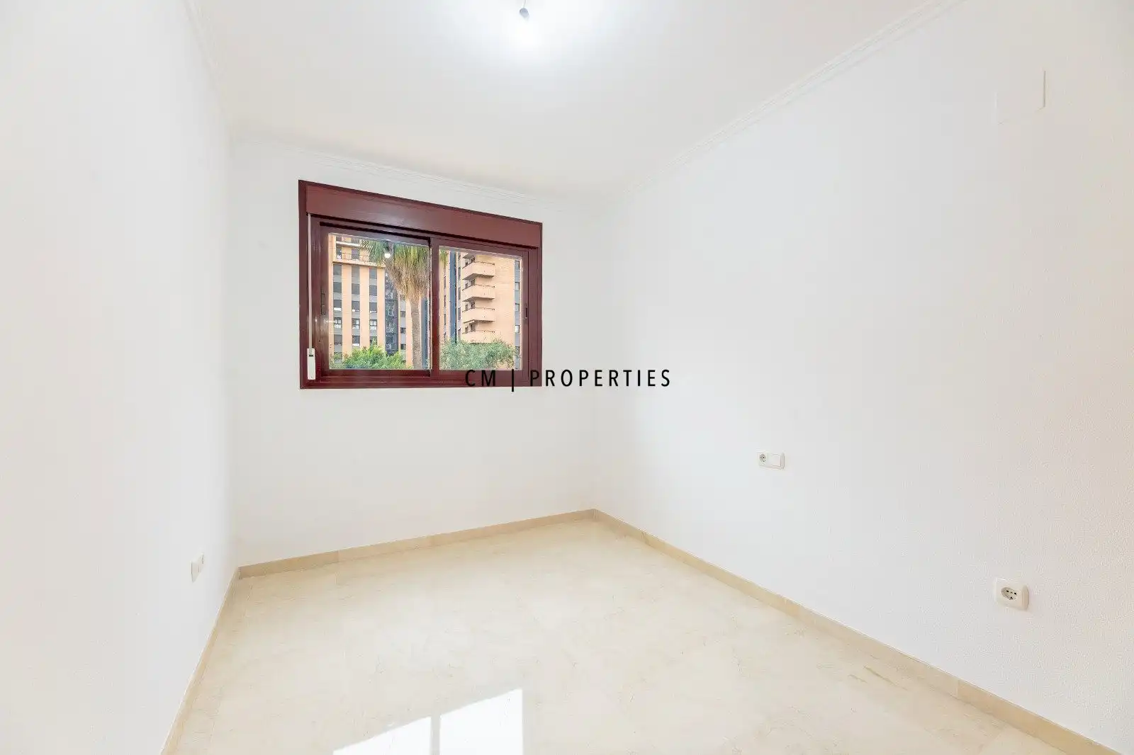 Bedroom of Flat for rent in Valencia  with Air Conditioner, Heating and Terrace