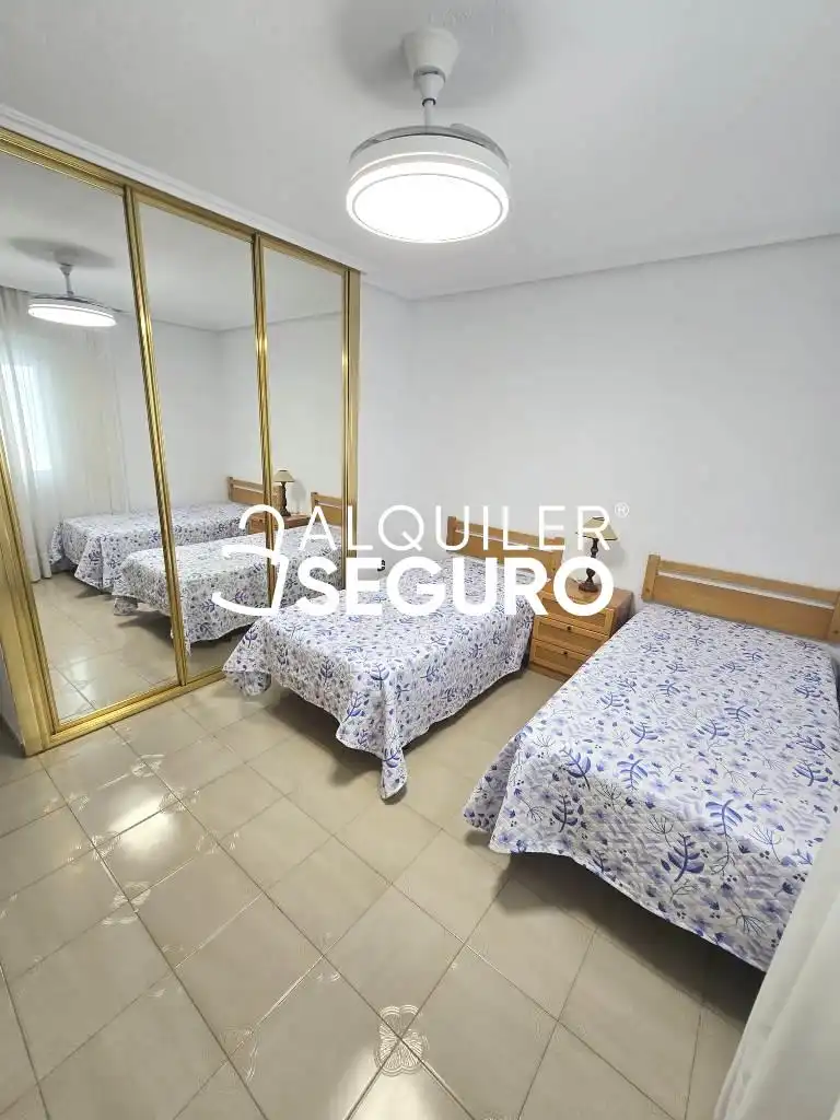 Habitación de Piso de alquiler en Alcalá de Henares con Aire acondicionado, Calefacción y Terraza