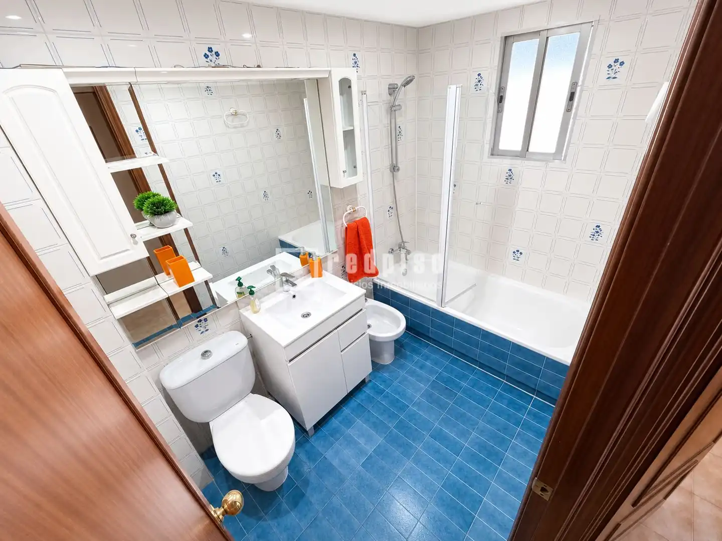 Baño de Piso en venta en Coslada con Calefacción, Terraza y Trastero