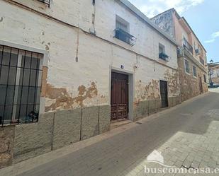 Vista exterior de Casa o xalet en venda en Linares amb Jardí privat i Terrassa