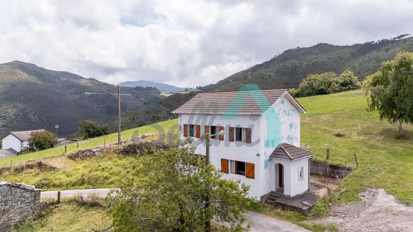 Houses for sale in La Cadorna, Valdés - Luarca