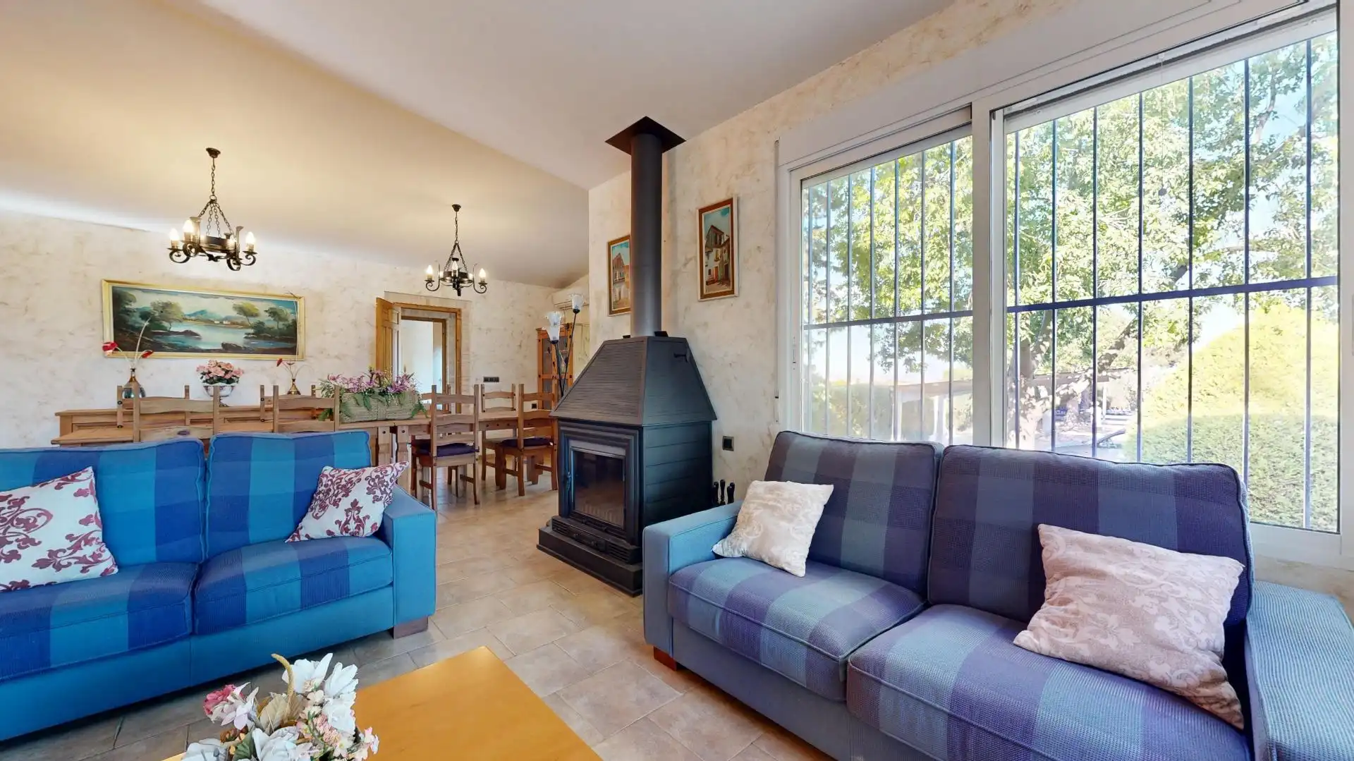 Sala d'estar de Casa o xalet en venda en Orihuela amb Jardí privat, Terrassa i Traster