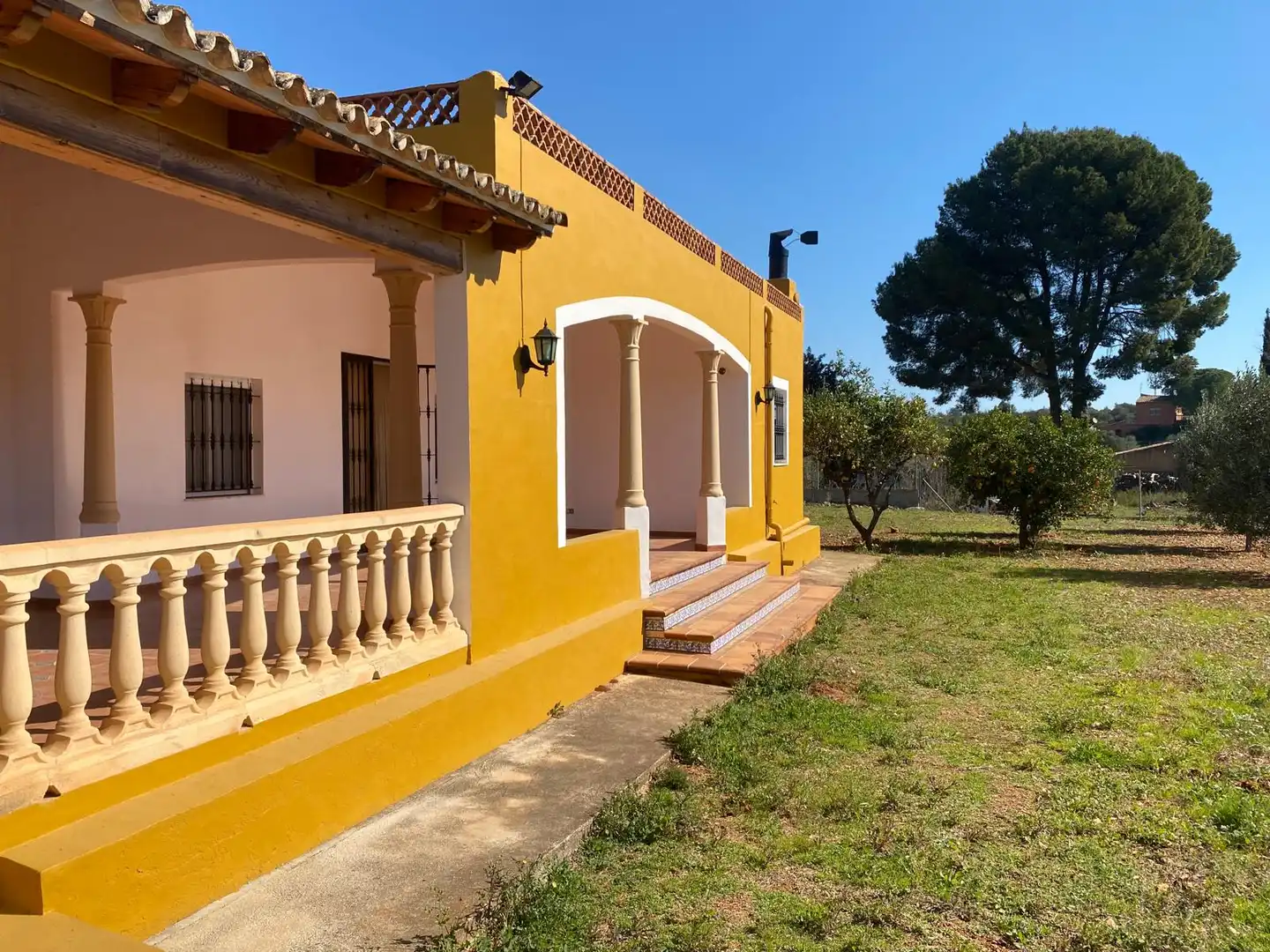 Vista exterior de Finca rústica en venda en Gata de Gorgos amb Aire condicionat, Calefacció i Jardí privat