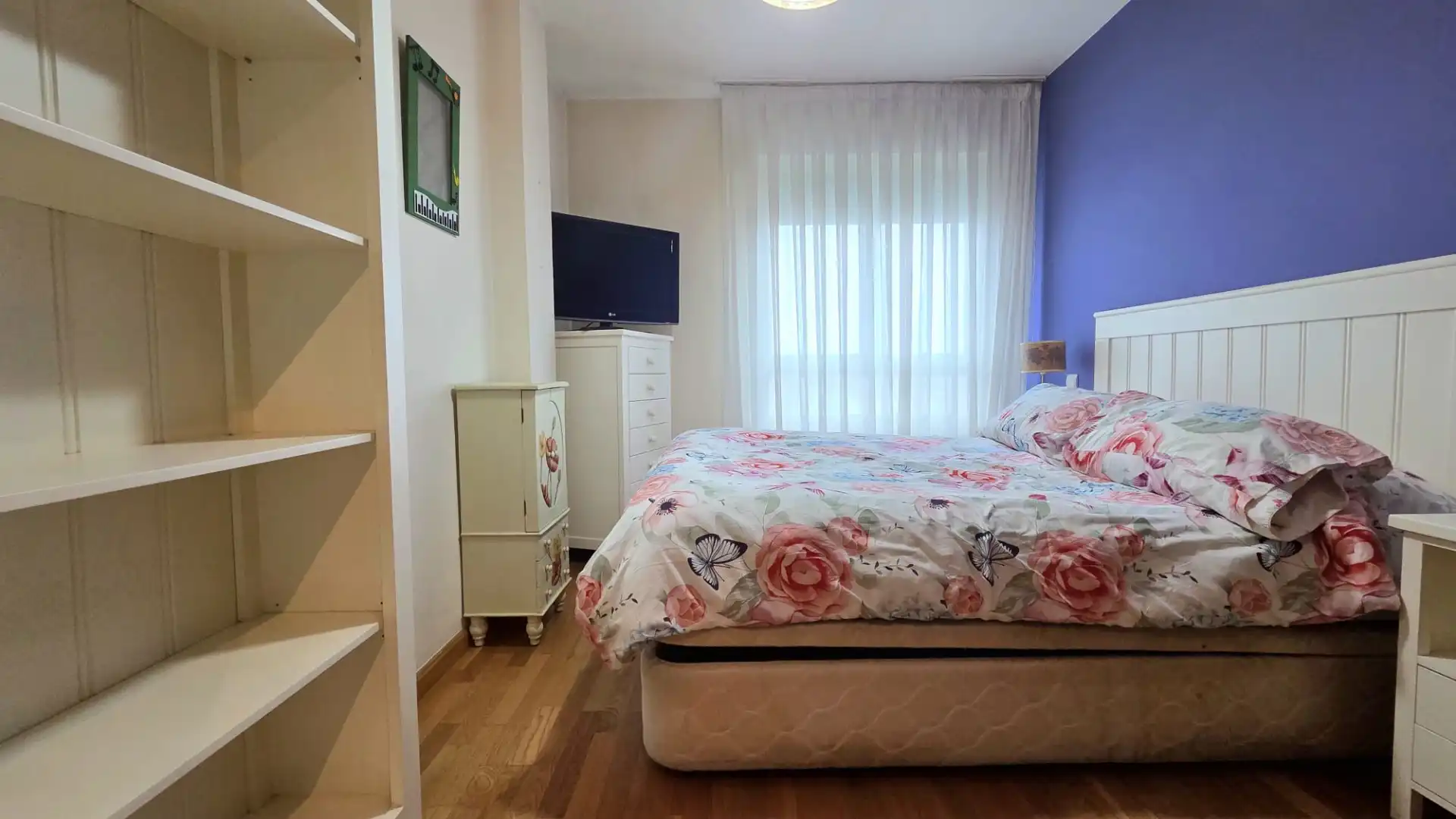 Schlafzimmer von Dachboden zum Verkauf in Fuenlabrada mit Klimaanlage, Heizung und Privatgarten