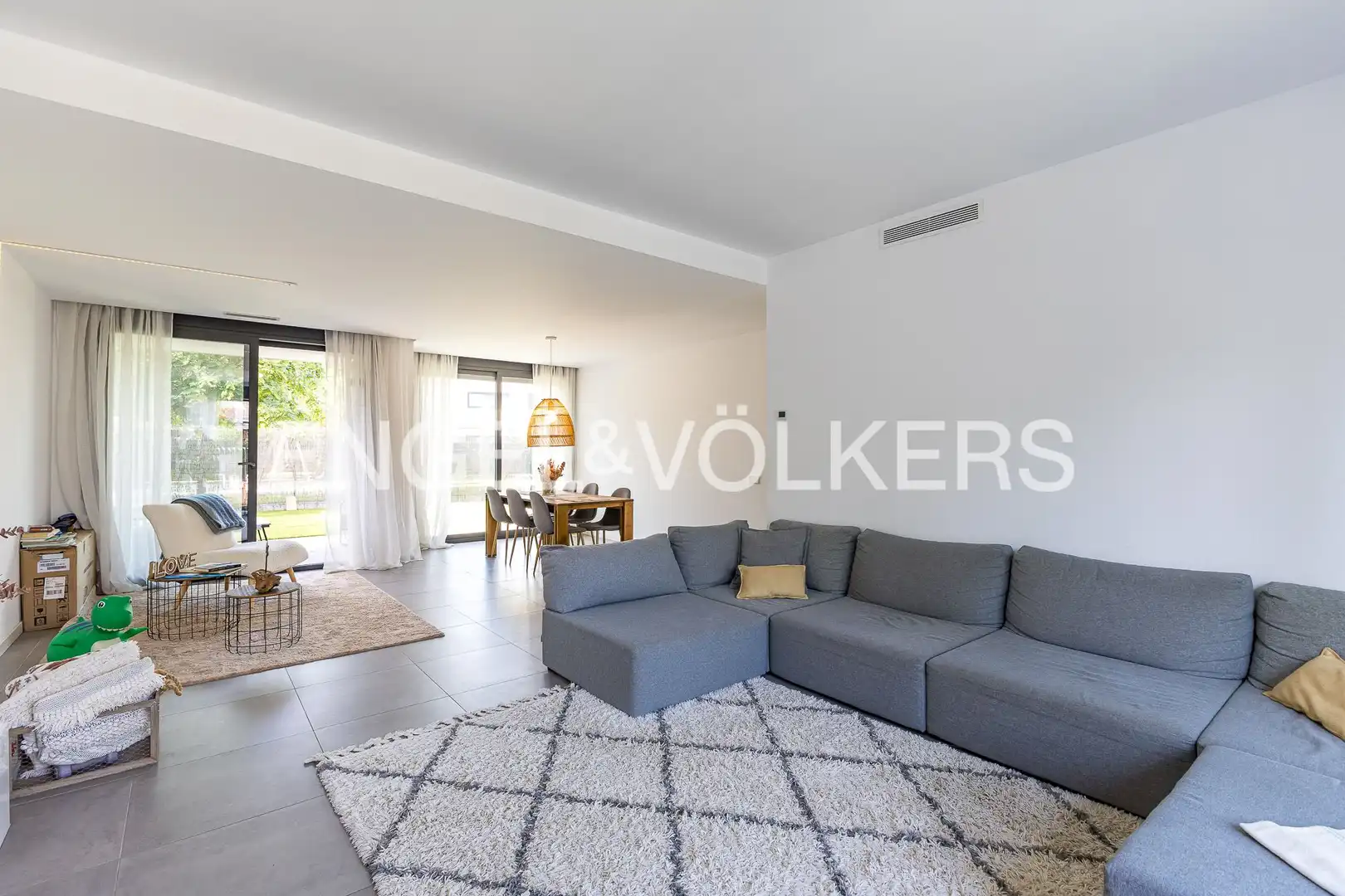 Living room of Detached homes for sale in El Vendrell  with Air Conditioner, Heating and Private garden