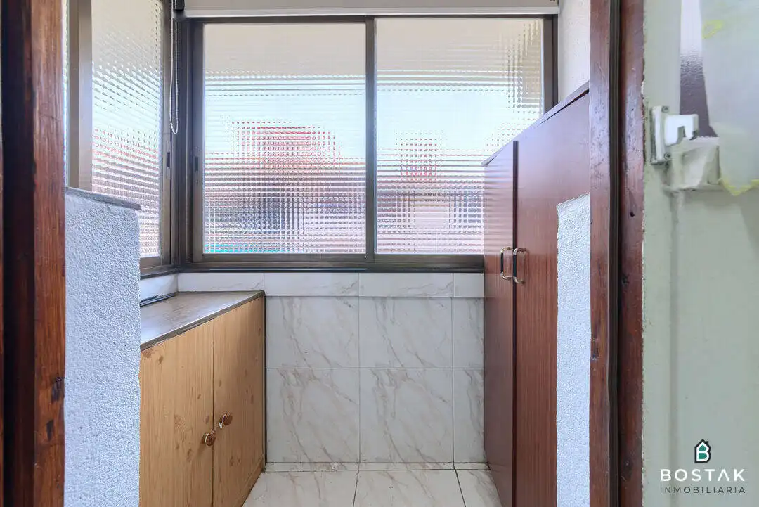 Badezimmer von Wohnung zum Verkauf in Bilbao  mit Heizung und Balkon