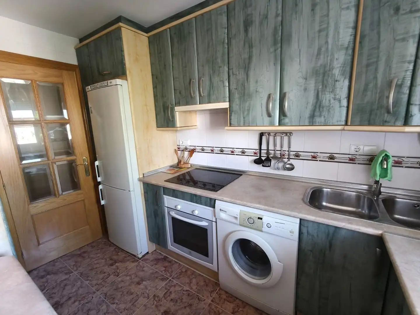 Kitchen of Flat for rent in Armilla  with Air Conditioner, Furnished and Oven