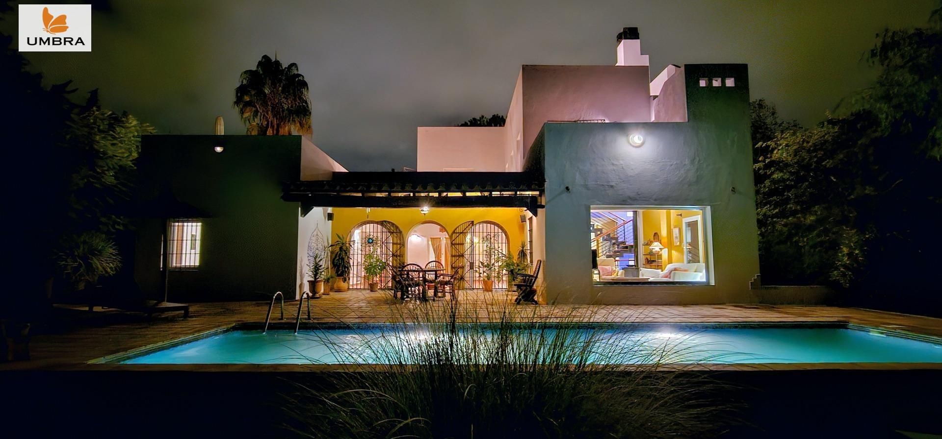 Vista exterior de Casa o xalet en venda en Jerez de la Frontera amb Aire condicionat, Jardí privat i Terrassa