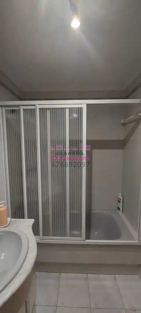 Flat for rent in Rúa Travesía de Vigo, Travesía de Vigo - San Xoán