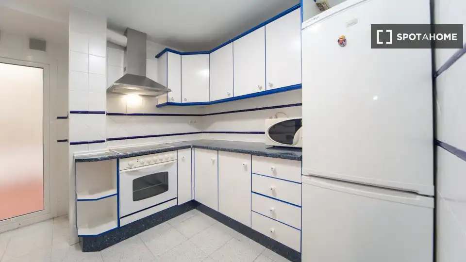 Room in Barrio de Zaidín