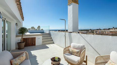 Ático dúplex de 5 dormitorios y 4 baños. 231 m² + 60 m² de terraza.    Ubicado en la cotizada zona de Nagüeles, Costa PH es un ex