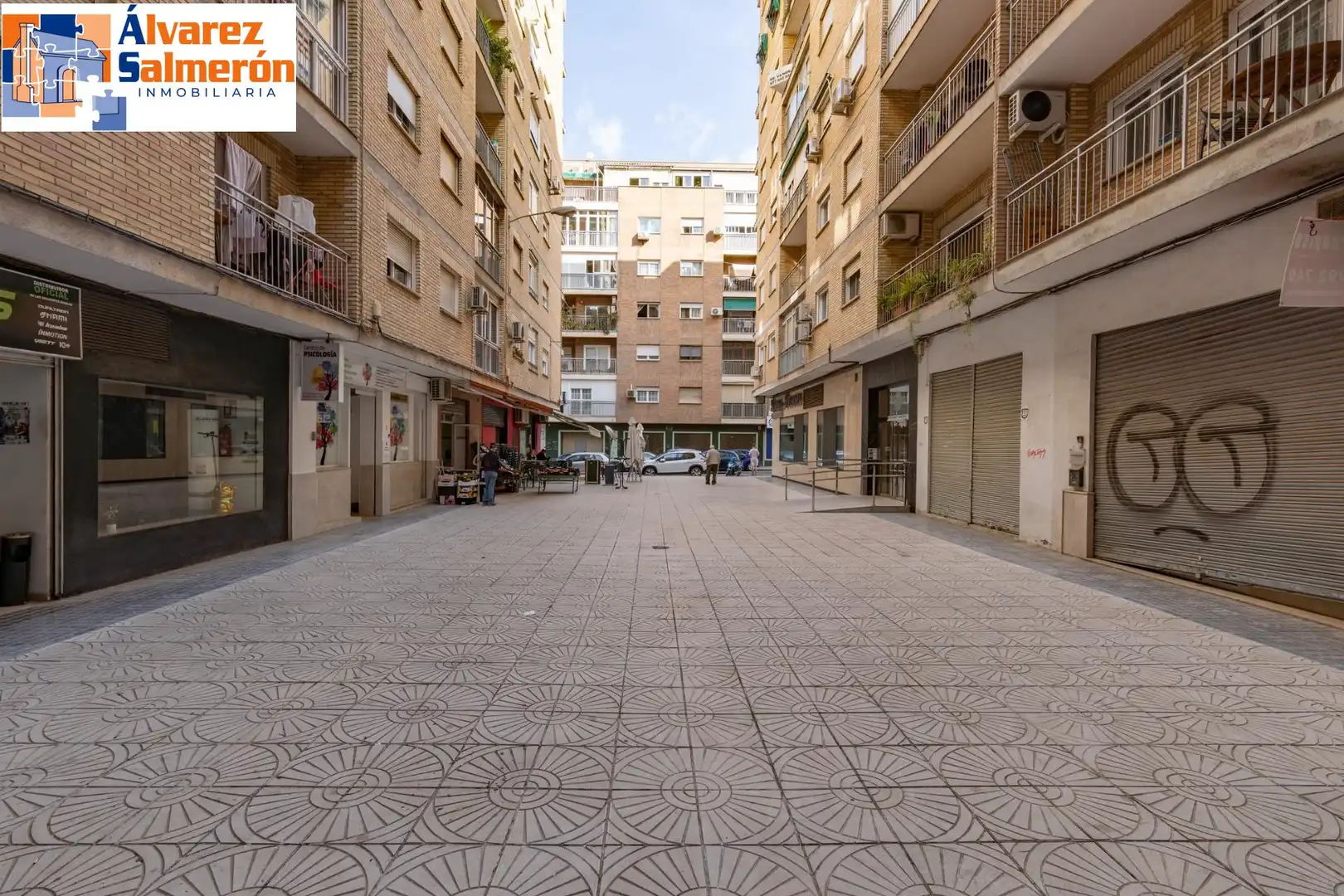 Außenansicht von Wohnung zum Verkauf in Granada mit Terrasse