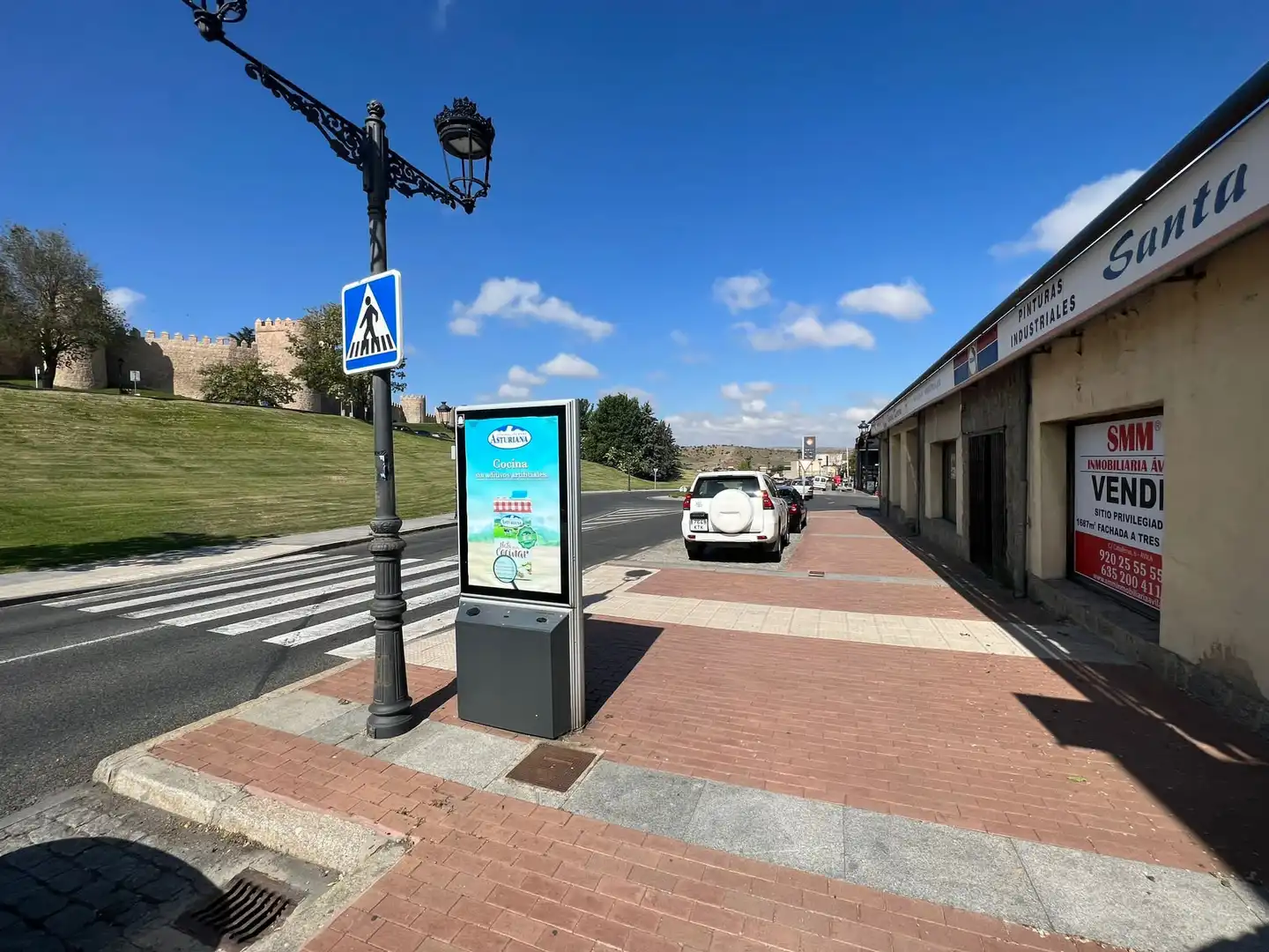 Vista exterior de Local en venta en Ávila