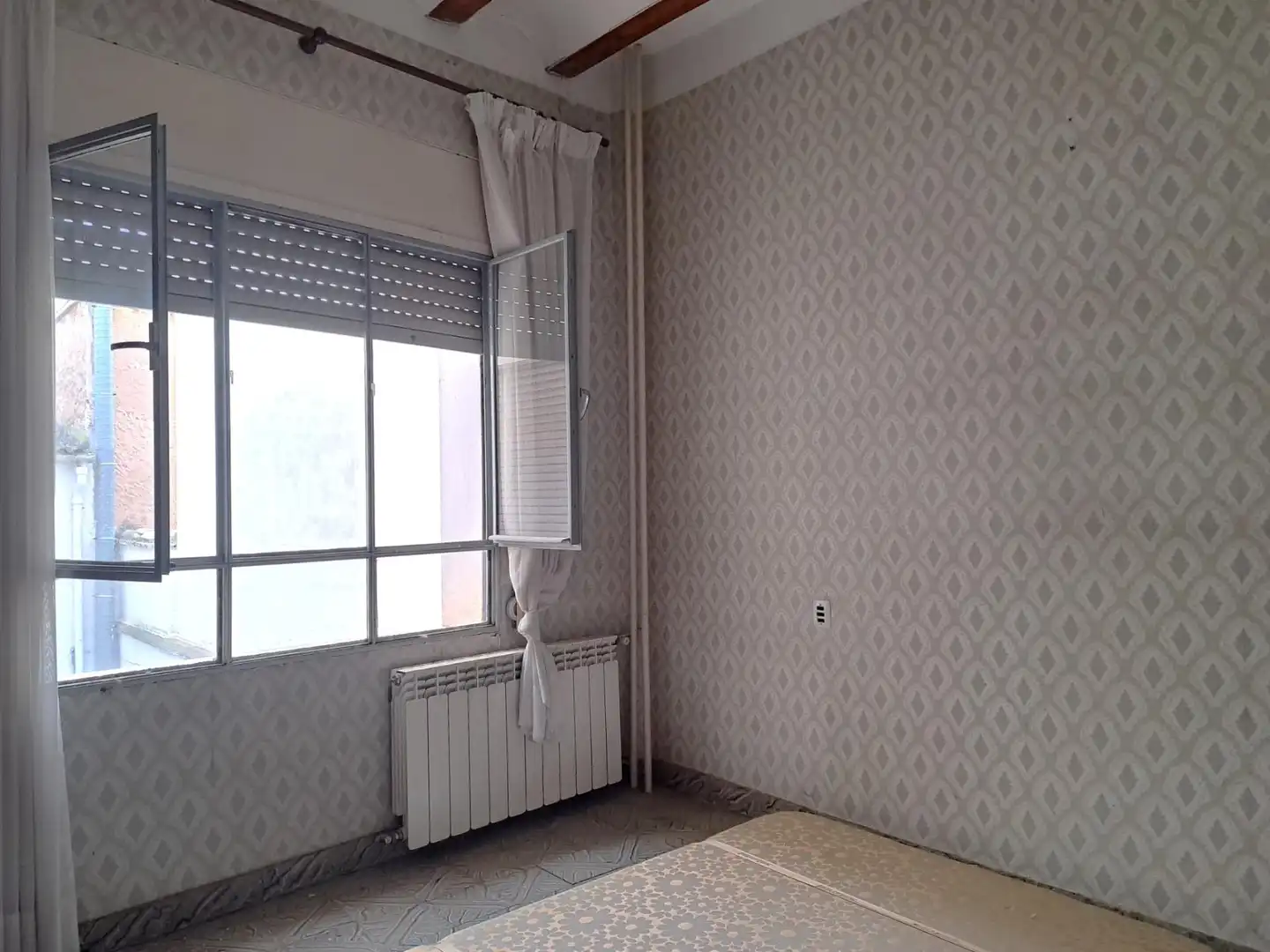 Schlafzimmer von Einfamilien-Reihenhaus zum Verkauf in Requena mit Terrasse, Abstellraum und Balkon