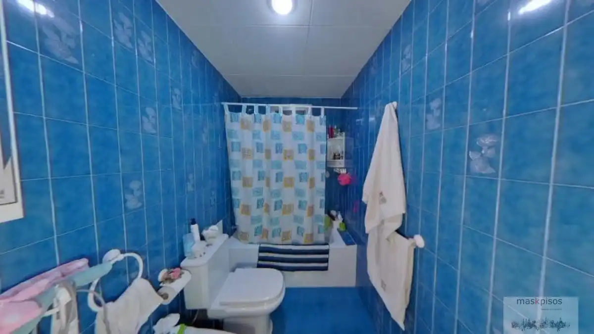 Bathroom of Flat for sale in L'Hospitalet de Llobregat