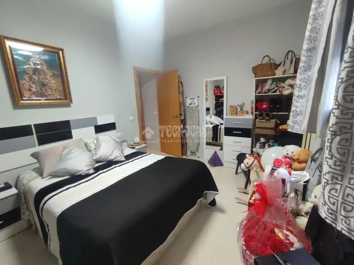 Bedroom of Flat for sale in Sevilla  with Air Conditioner