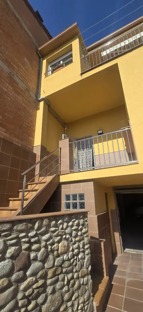 Terrassa de Casa adosada en venda en Manlleu amb Calefacció, Jardí privat i Terrassa