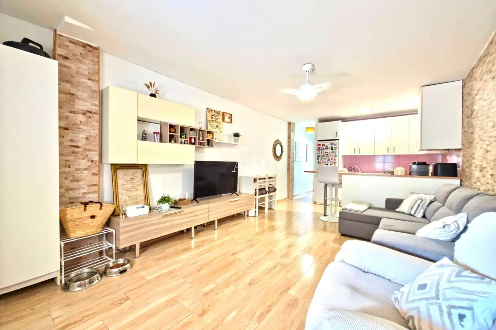 Ground floor for rent in La Regia