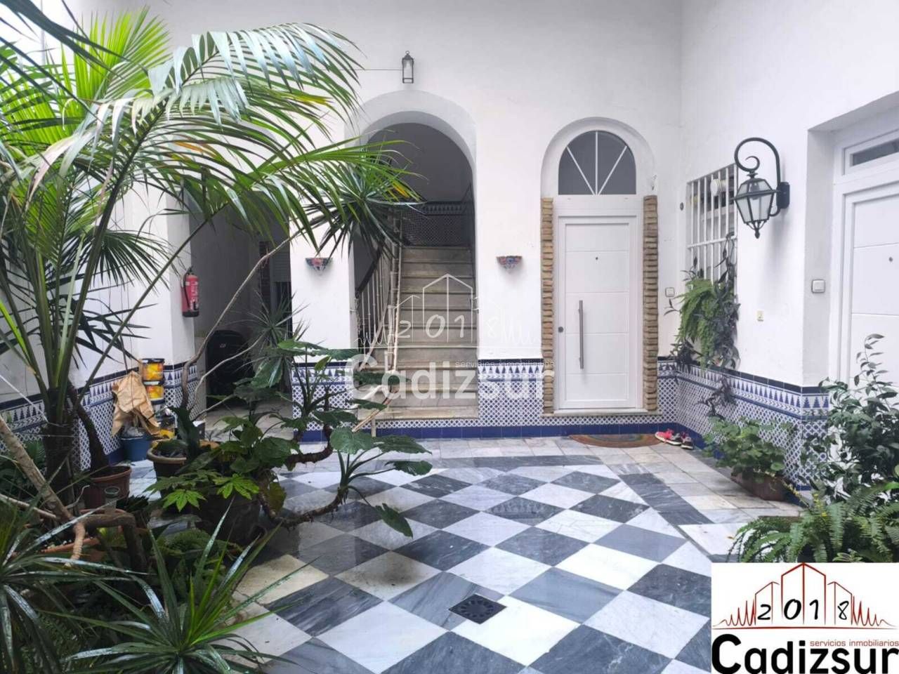 Jardín de Piso en venta en  Cádiz Capital con Trastero